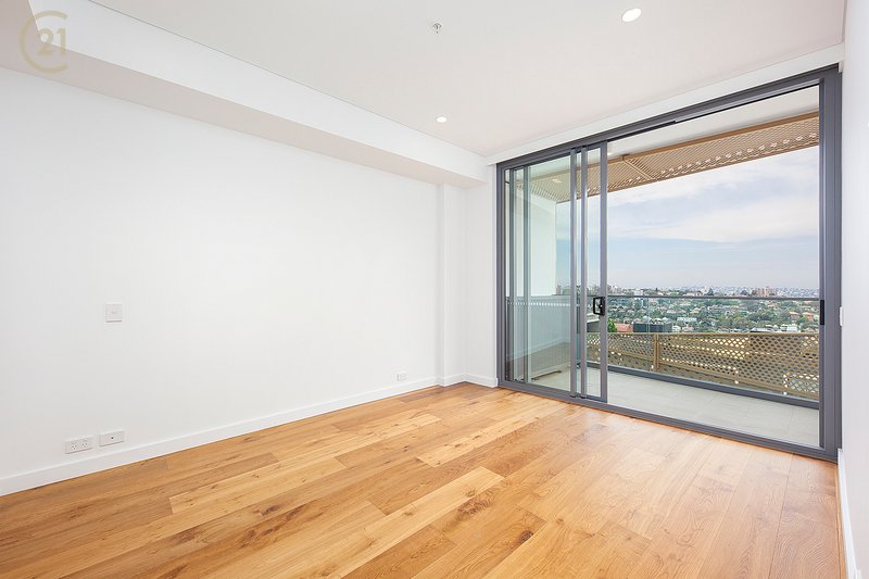 Photo - 605/221 Miller Street, North Sydney NSW 2060 - Image 2