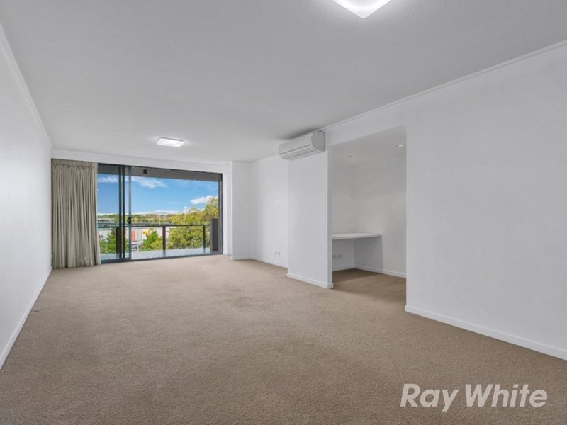 Photo - 605/23 Parkland Street, Nundah QLD 4012 - Image 6