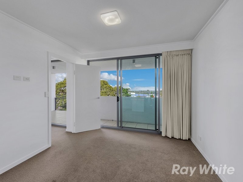 Photo - 605/23 Parkland Street, Nundah QLD 4012 - Image 8