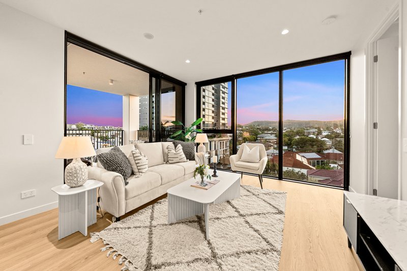 Photo - 605/28 Lissner Street, Toowong QLD 4066 - Image 2