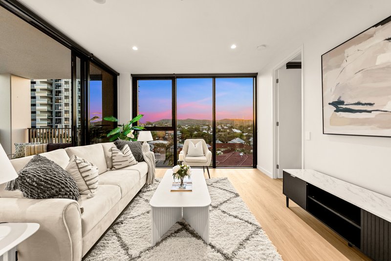 Photo - 605/28 Lissner Street, Toowong QLD 4066 - Image 3