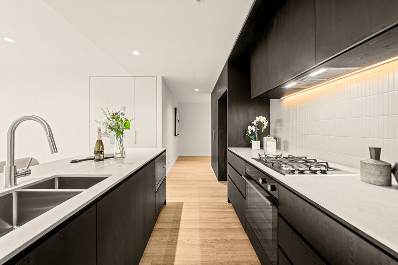 Photo - 605/28 Lissner Street, Toowong QLD 4066 - Image 8