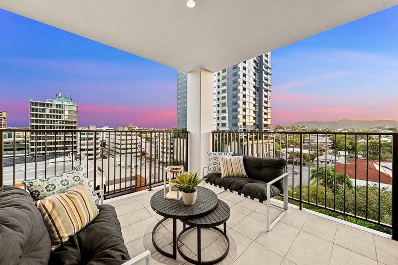 Photo - 605/28 Lissner Street, Toowong QLD 4066 - Image 13