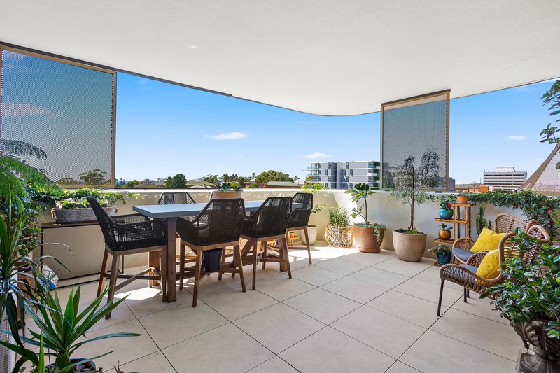 Photo - 605/88 Keira Street, Wollongong NSW 2500 - Image 4