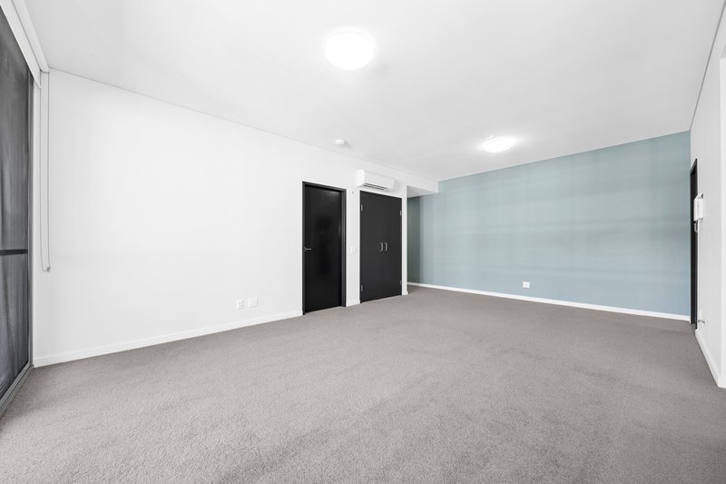 Photo - 605/9 Baywater Drive, Wentworth Point NSW 2127 - Image 3