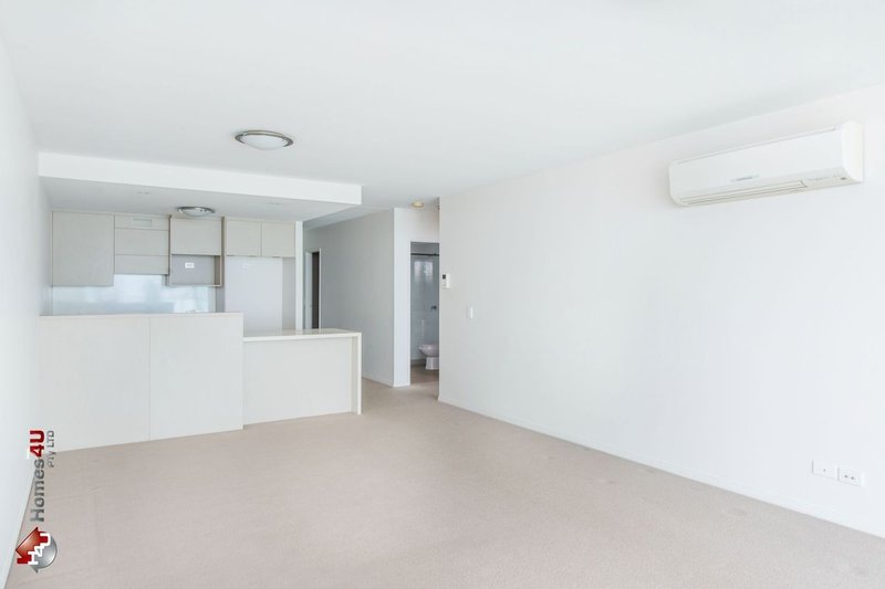 Photo - 606/14 Oxley Avenue, Woody Point QLD 4019 - Image 4