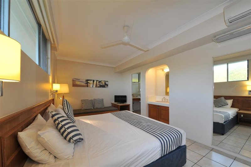 Photo - 606/14 Resort Drive, Hamilton Island QLD 4803 - Image 25