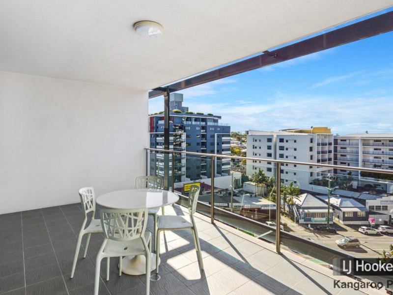 Photo - 606/159 Logan Road, Woolloongabba QLD 4102 - Image 2