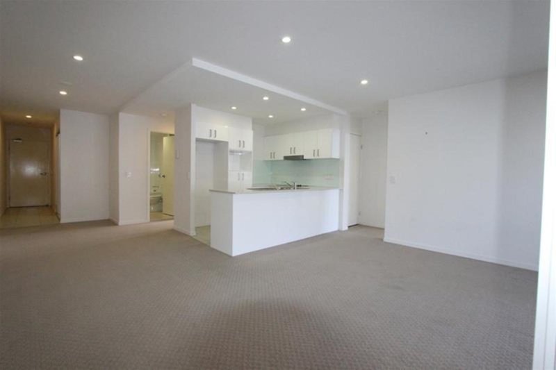 Photo - 606/20 Playfield Street, Chermside QLD 4032 - Image 2