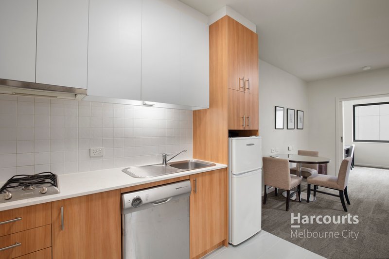 Photo - 606/250 Elizabeth Street, Melbourne VIC 3000 - Image 4