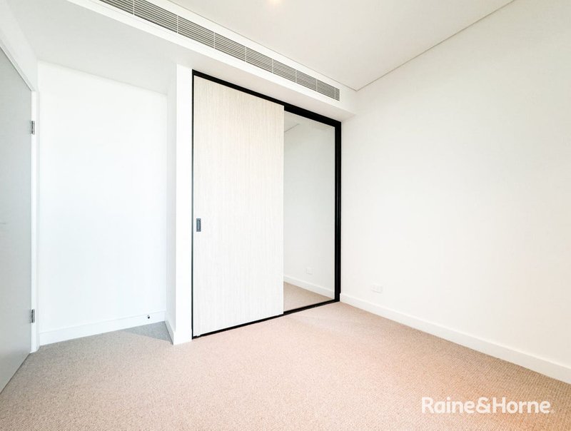 Photo - 606/36 Walker Street, Rhodes NSW 2138 - Image 4