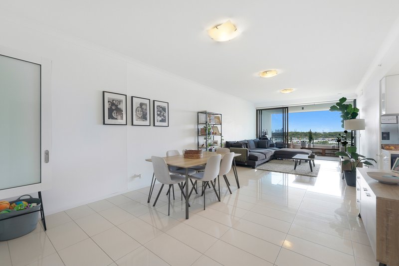 Photo - 606/43 Harbour Town Drive, Biggera Waters QLD 4216 - Image 13