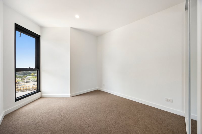 Photo - 606/54 Montclair Avenue, Glen Waverley VIC 3150 - Image 4