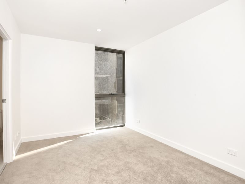 Photo - 606A/2-8 Clinch Avenue, Preston VIC 3072 - Image 3