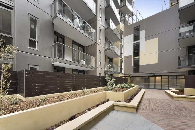 Photo - 606A/2-8 Clinch Avenue, Preston VIC 3072 - Image 5