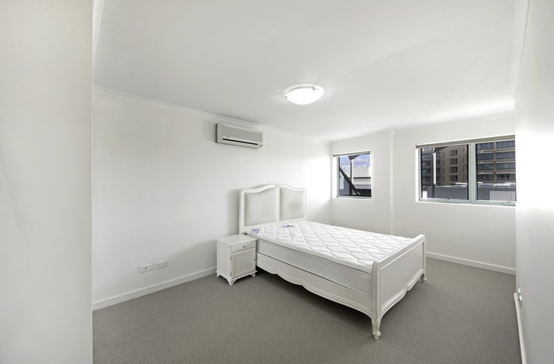 Photo - 607/16 Moore Street, City ACT 2601 - Image 5