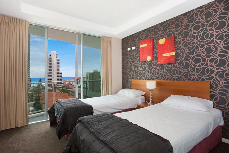 Photo - 607/18 Fern Street, Surfers Paradise QLD 4217 - Image 8