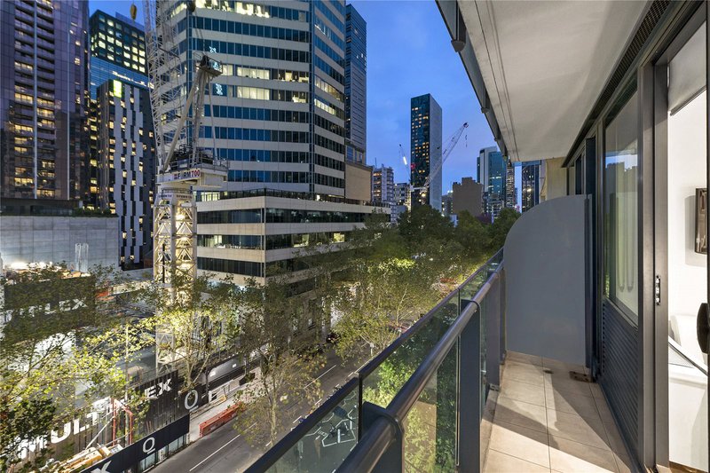 Photo - 607/181 Abeckett Street, Melbourne VIC 3000 - Image 5