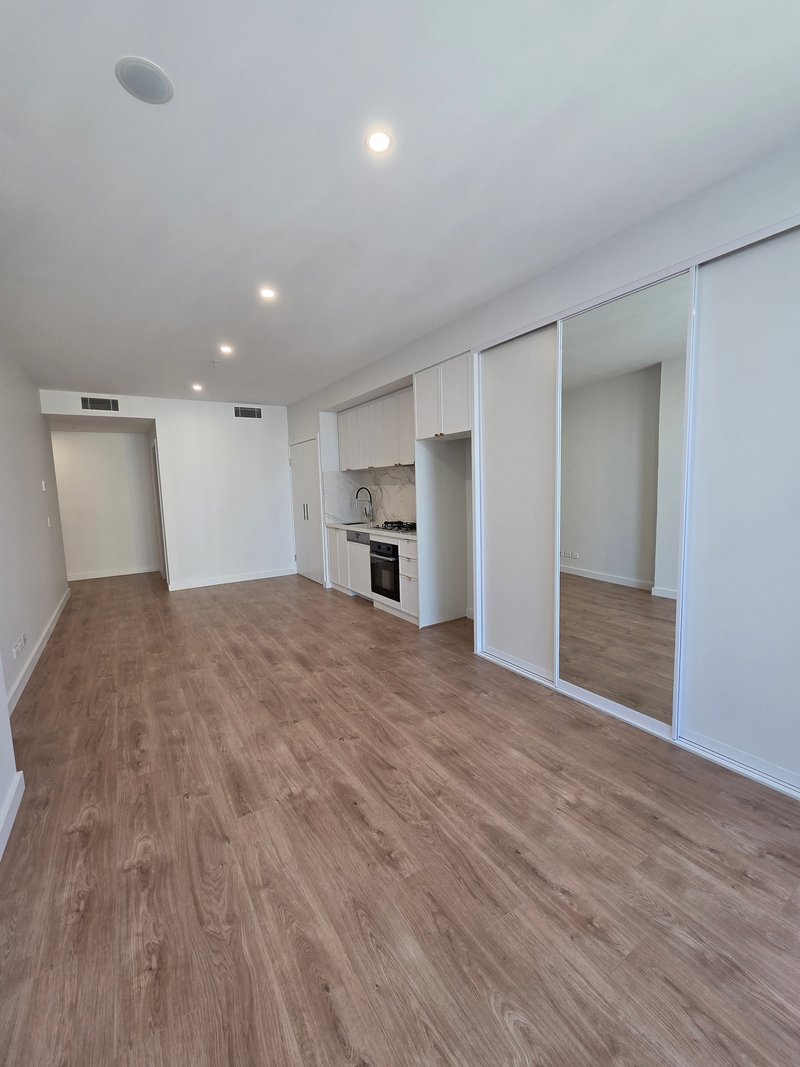 Photo - 607/181 Waymouth Street, Adelaide SA 5000 - Image 3