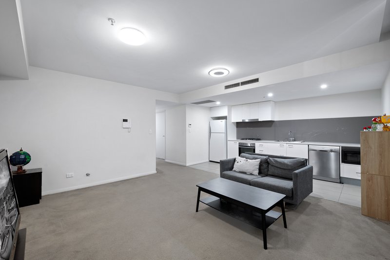 Photo - 607/20-24 Kendall Street, Harris Park NSW 2150 - Image 4