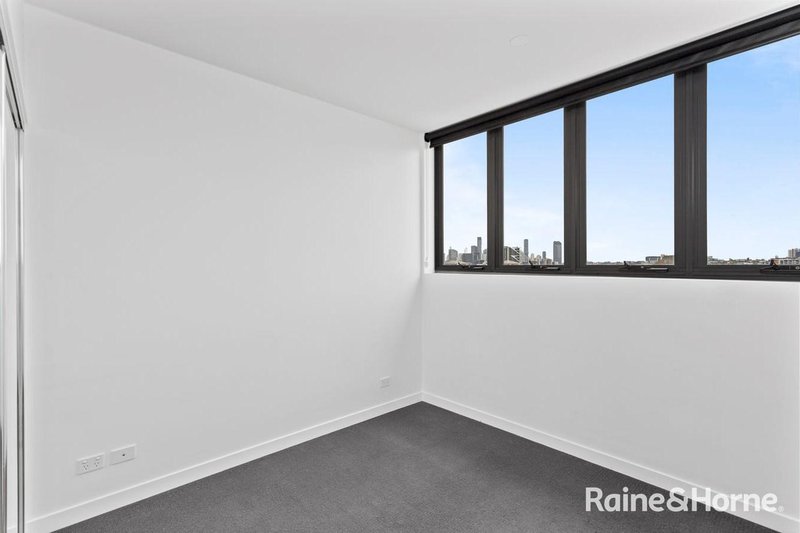 Photo - 607/24 Augustus Street, Toowong QLD 4066 - Image 9