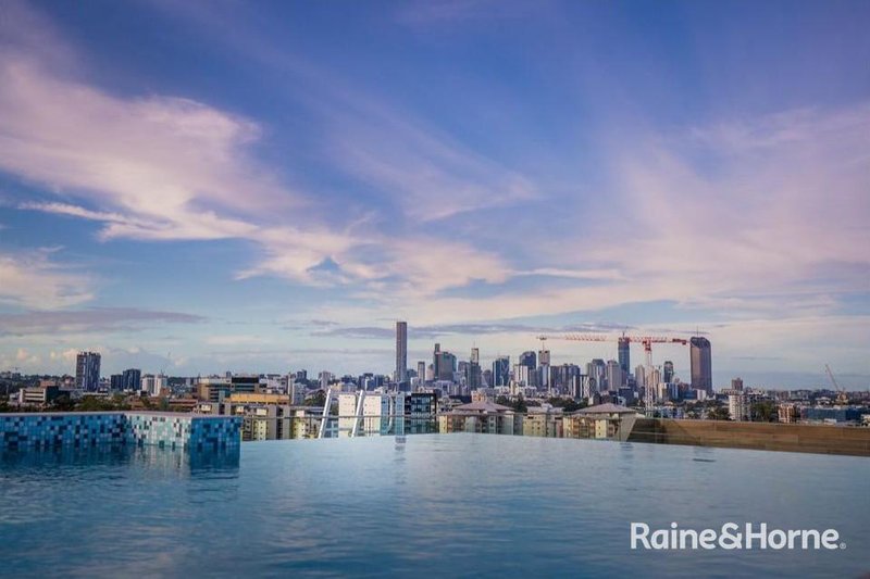 Photo - 607/24 Augustus Street, Toowong QLD 4066 - Image 12