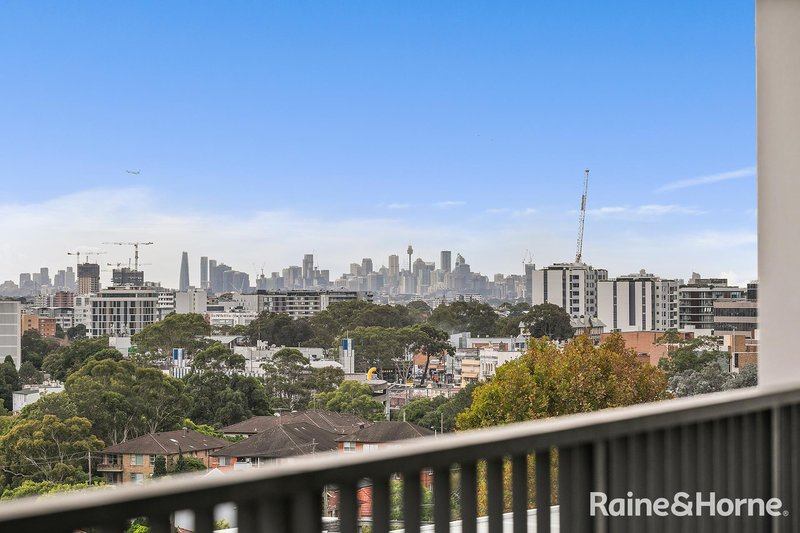 Photo - 607/3 Blake Street, Kogarah NSW 2217 - Image 4