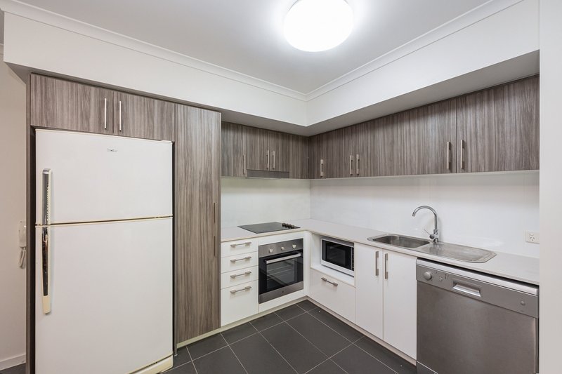 Photo - 607/4 Paddington Terrace, Douglas QLD 4814 - Image 2