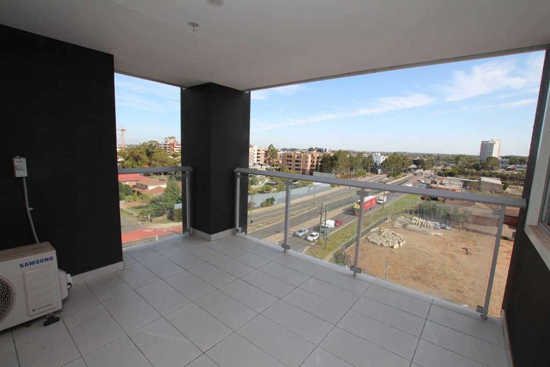 Photo - 607/5 Second Avenue, Blacktown NSW 2148 - Image 4