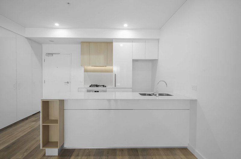 Photo - 608/19 Bigge Street, Liverpool NSW 2170 - Image 2