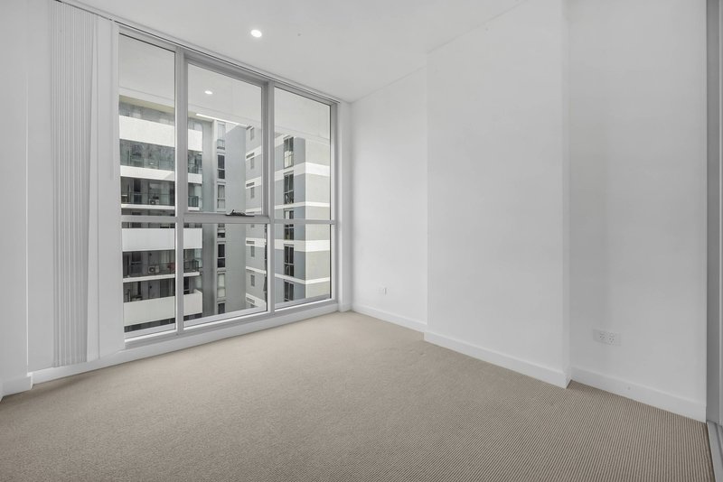 Photo - 608/19 Bigge Street, Liverpool NSW 2170 - Image 4