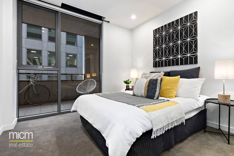 Photo - 608/55 Queens Road, Melbourne VIC 3004 - Image 2