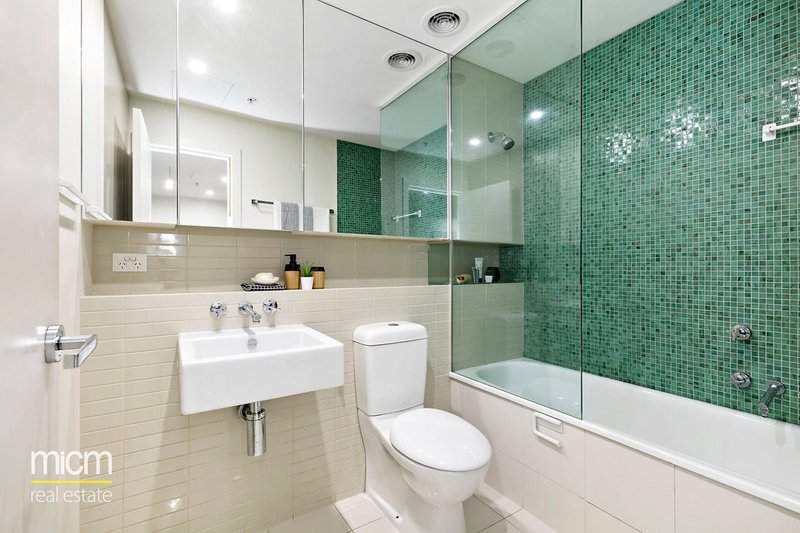 Photo - 608/55 Queens Road, Melbourne VIC 3004 - Image 7