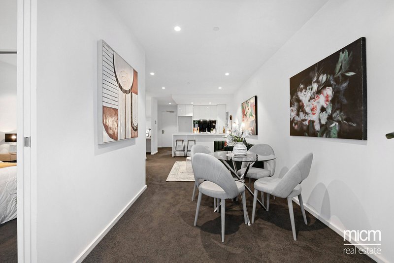 Photo - 609/1 Balston Street, Southbank VIC 3006 - Image 2