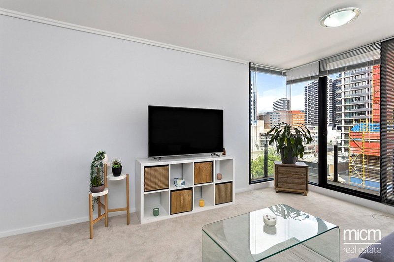 Photo - 609/38 Bank Street, South Melbourne VIC 3205 - Image 3