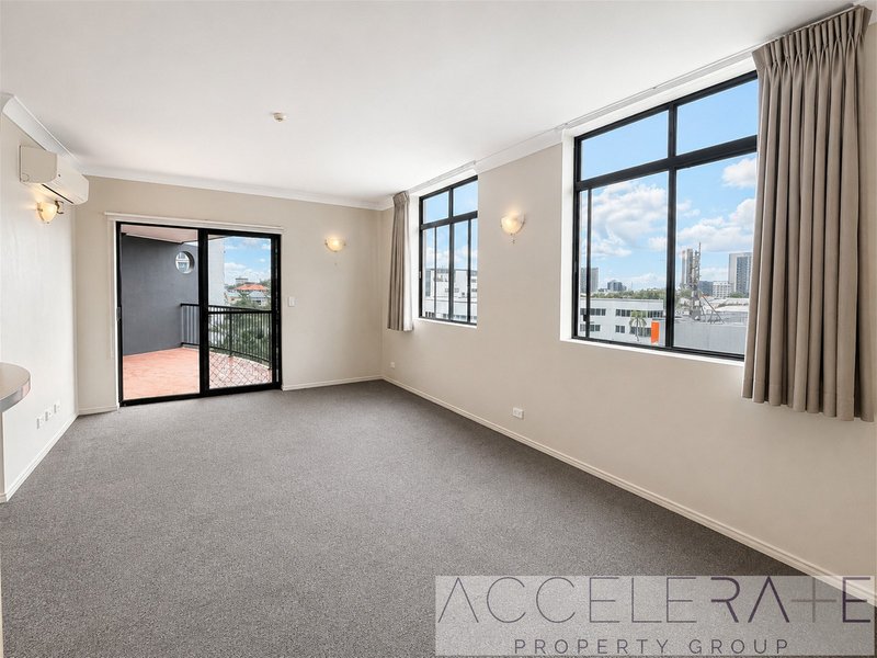 Photo - 609/448 Boundary Street, Spring Hill QLD 4000 - Image 5