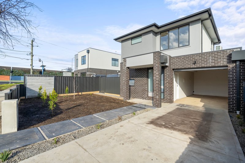 Photo - 6/1-3 Sunset Boulevard, Jacana VIC 3047 - Image 1