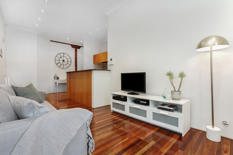 Photo - 6/1-5 Hubert Street, Leichhardt NSW 2040 - Image 2