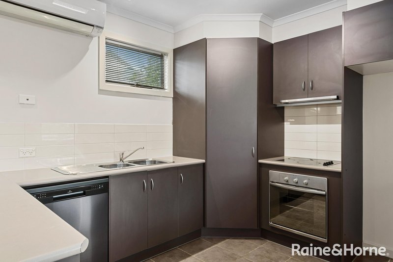 Photo - 6/1-5 Rodney Street, Gisborne VIC 3437 - Image 4