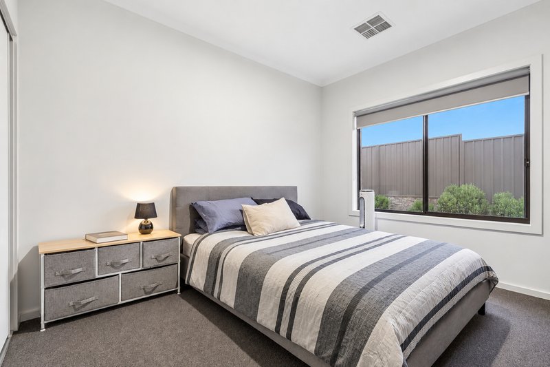 Photo - 61 Amblemead Drive, Mount Barker SA 5251 - Image 12