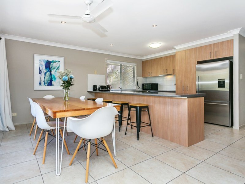 Photo - 61 Antonson Crescent, Mudgeeraba QLD 4213 - Image 8