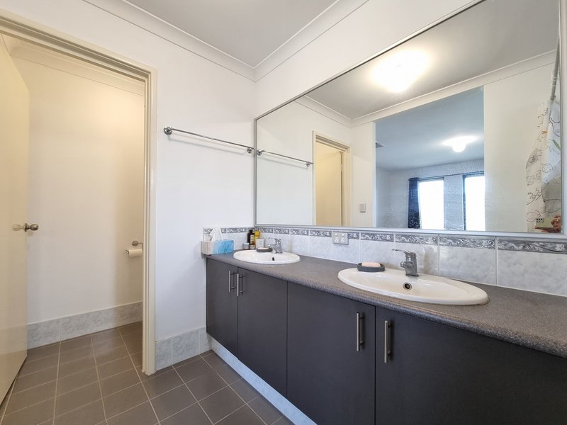 Photo - 61 Archdale Loop, Piara Waters WA 6112 - Image 9