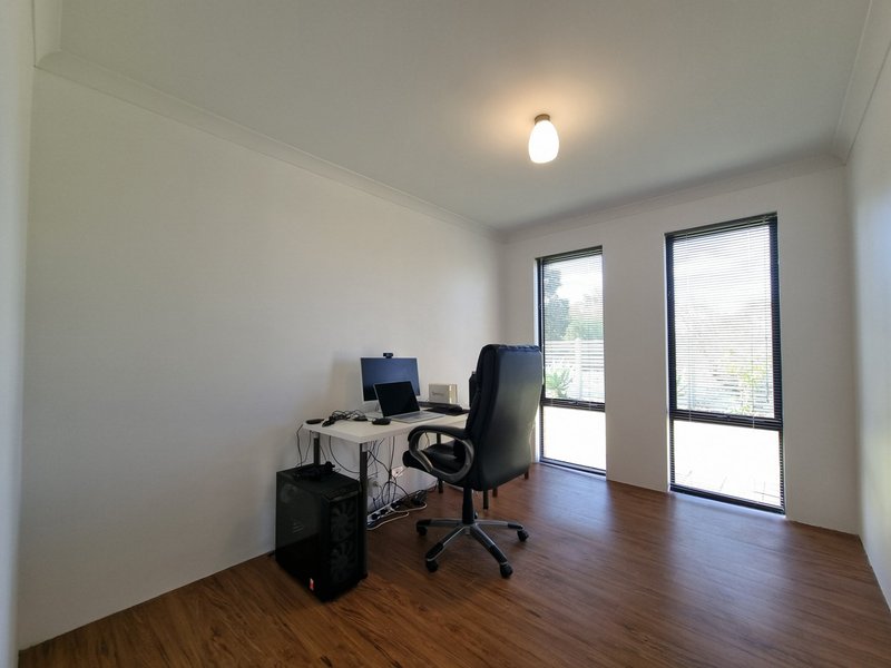 Photo - 61 Archdale Loop, Piara Waters WA 6112 - Image 13