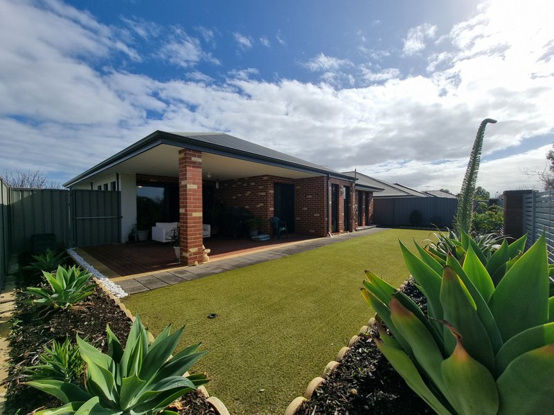 Photo - 61 Archdale Loop, Piara Waters WA 6112 - Image 18