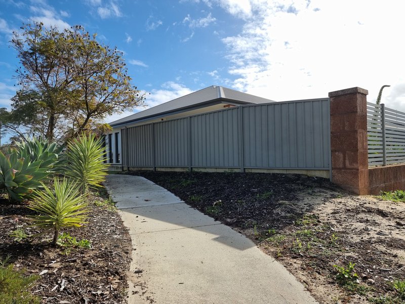 Photo - 61 Archdale Loop, Piara Waters WA 6112 - Image 21