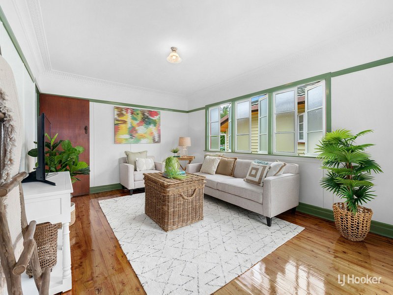Photo - 61 Aster Street, Cannon Hill QLD 4170 - Image 2