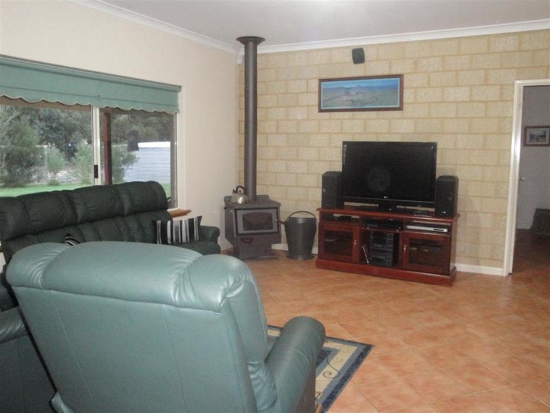 Photo - 61 Avoca Retreat, North Dandalup WA 6207 - Image 17