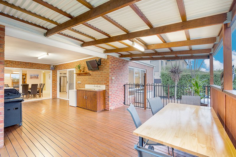 Photo - 61 Axminster Drive, Craigieburn VIC 3064 - Image 16