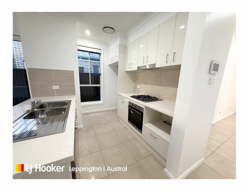 Photo - 61 Batavia Avenue, Leppington NSW 2179 - Image 2