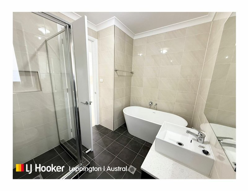 Photo - 61 Batavia Avenue, Leppington NSW 2179 - Image 4